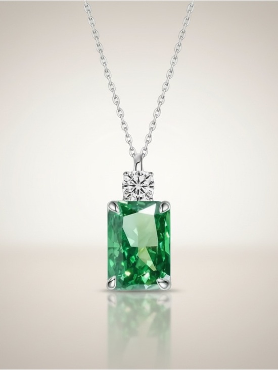 Jewelry - Emerald Green Rectangular Pendant Necklace - Women